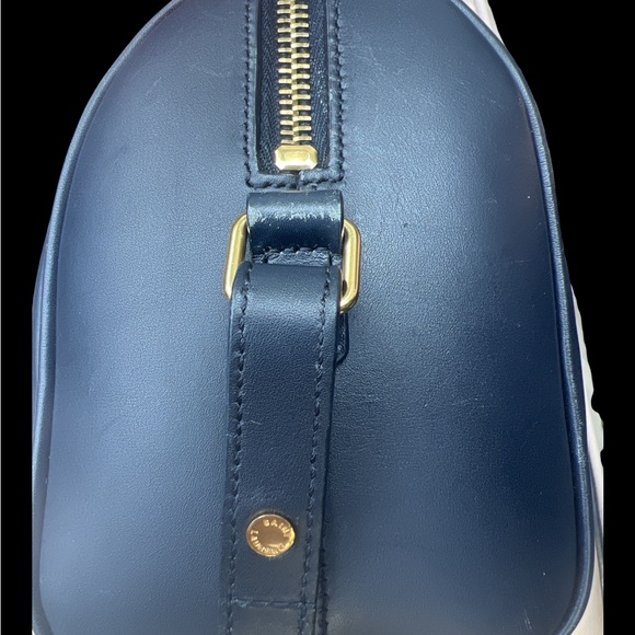 Saint Laurent Black Leather Women's Bag - Picture 6 of 16